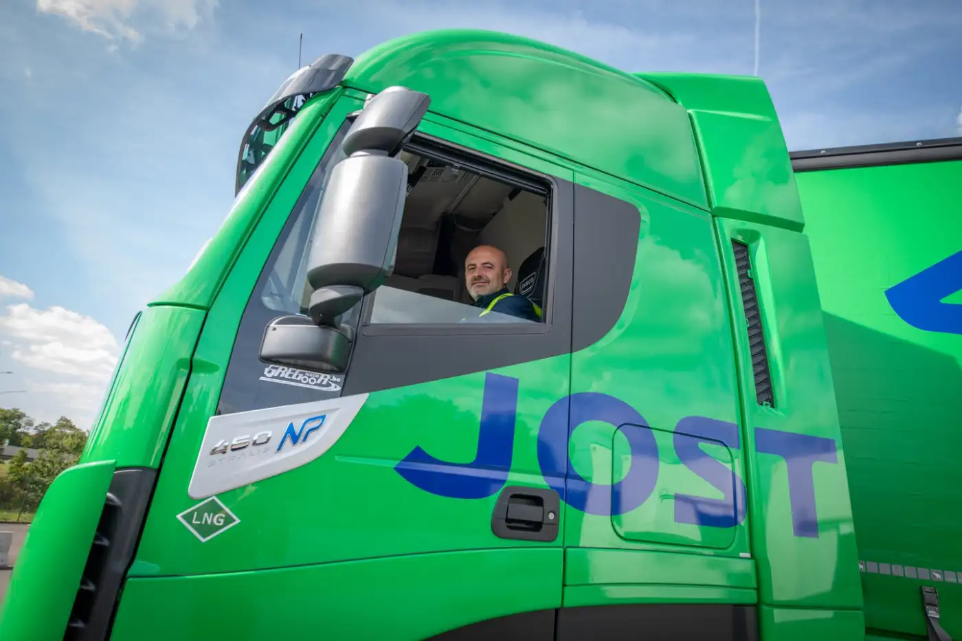 Camion JOST pe șosea